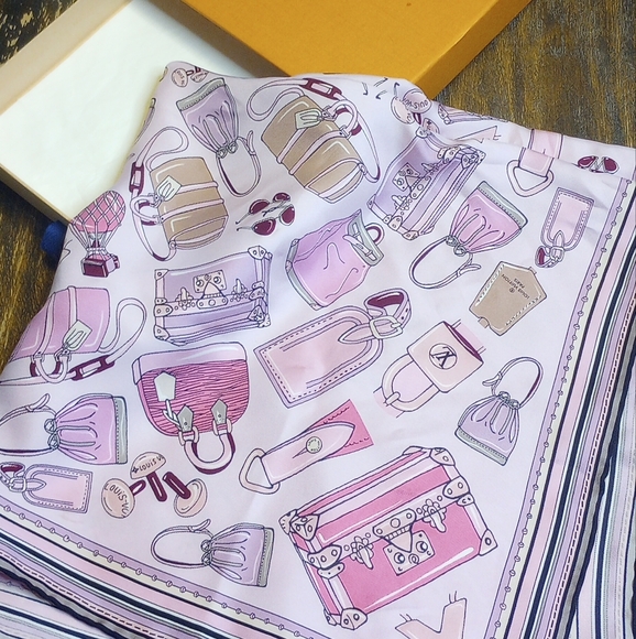 Louis Vuitton iconic symbol pink scarf - Picture 4 of 10